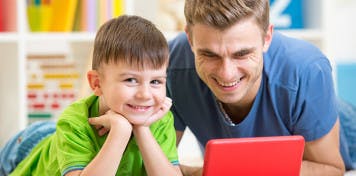 Reading intervention for struggling reader child with dad