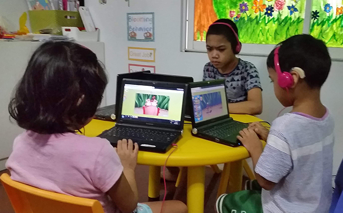 Students from Safe Haven Manila using Reading Eggs